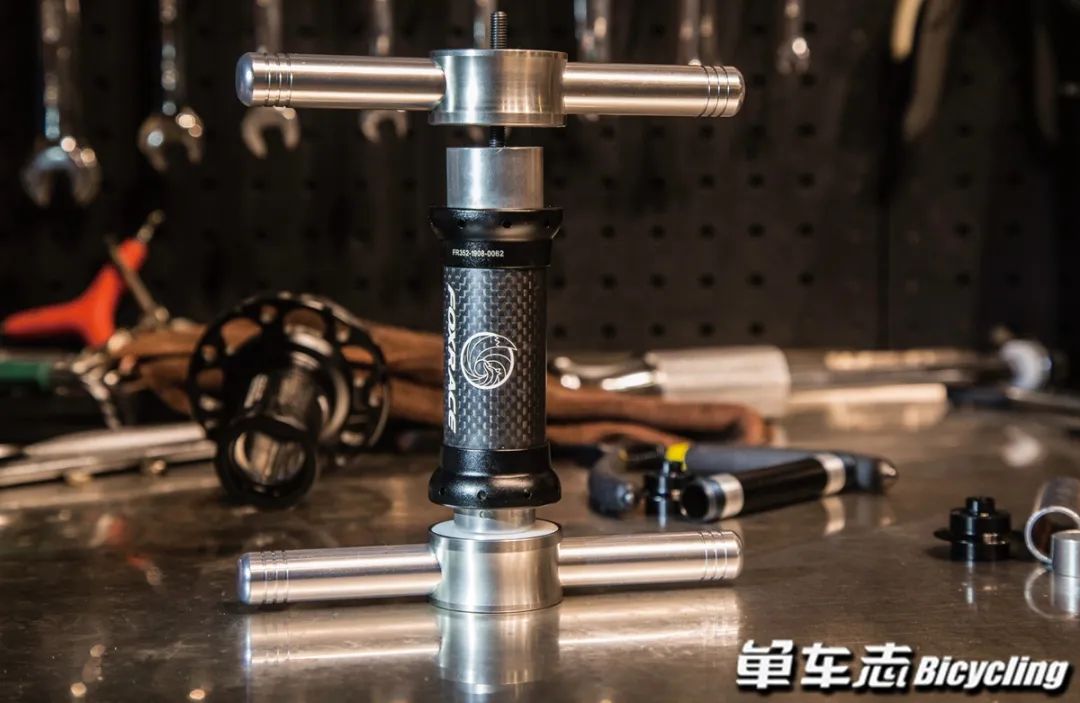 久裕培林花鼓塔基的拆卸保养视频,公路自行车培林花鼓保养