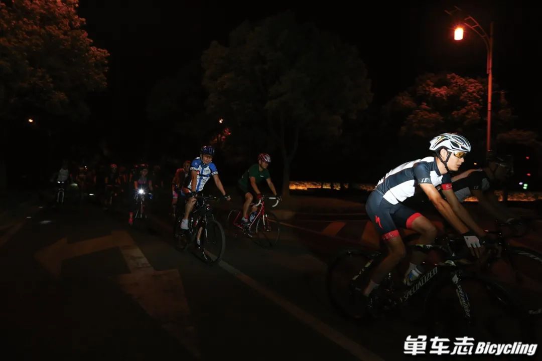 夜骑运动打卡,夜骑有什么玩的