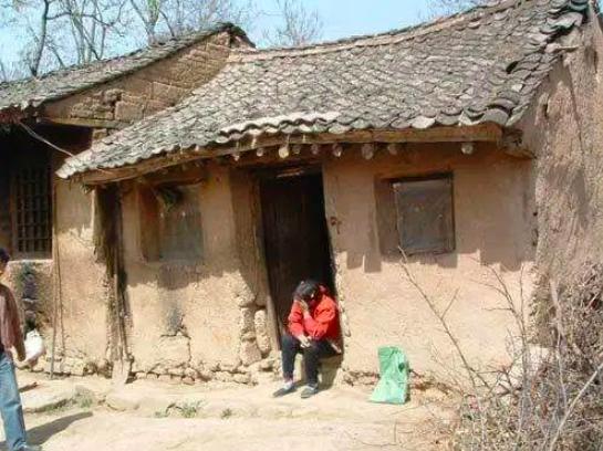 数亿中国女性的痛，被突然上了热搜的散装卫生巾揭开了