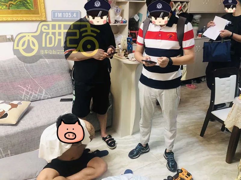 女子花三万买了一口价手镯,女子花了三百块买了一只黄金手镯