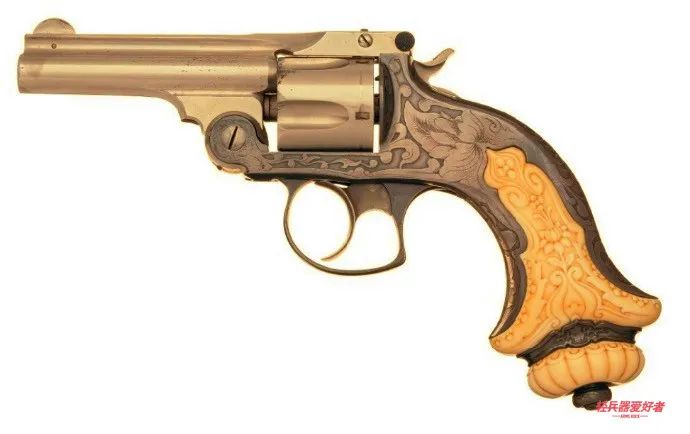 你还不知道？每个女生都想拥有的蒂芙尼，155年前就开始设计*器武**奢侈品了