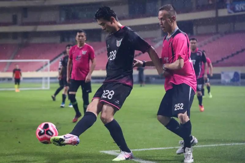 踢足球2个小时,上海最贵足球场一小时多少钱