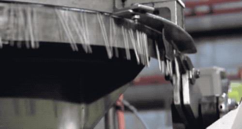 用小小的钉子做武器,钉子是怎么做出来