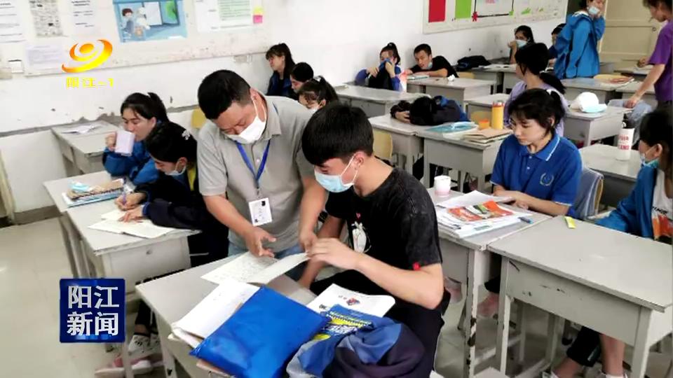 *江阳**援疆教师：一样中秋两地情