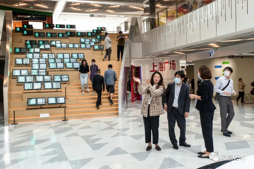 凤凰艺术2017上海,凤凰广场艺术中心