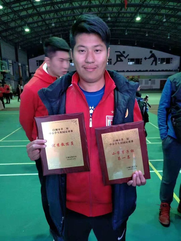 白城龙卷风足球俱乐部,追风少年足球俱乐部怎么报名