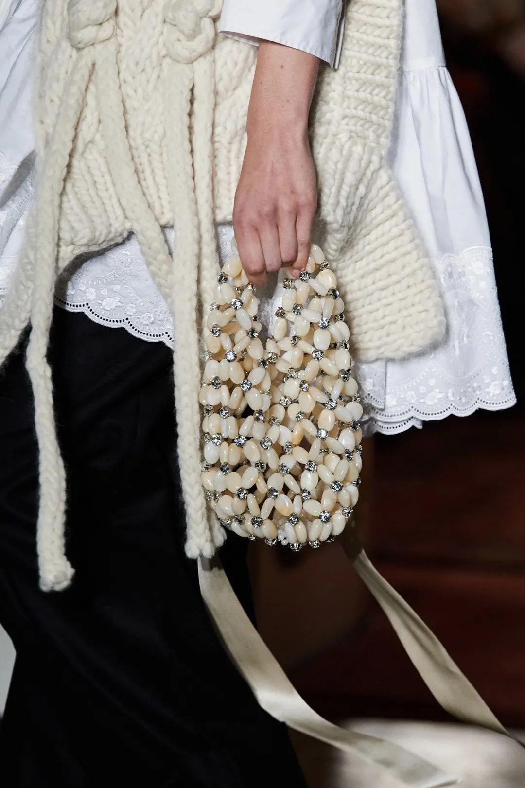 三天打鱼两天晒网｜八戒的珍珠汗衫又在时尚圈翻红了