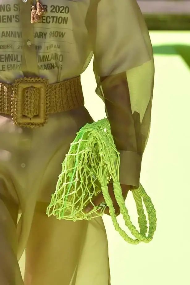 三天打鱼两天晒网｜八戒的珍珠汗衫又在时尚圈翻红了