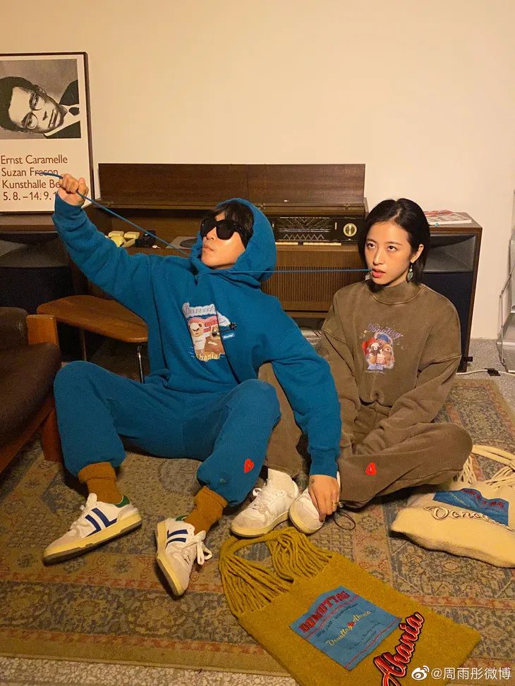 卫衣无帽赵露思,卫衣赵露思