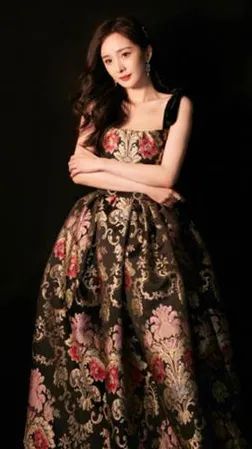 杨幂和杨颖的同款鞋,杨幂和baby同款鞋