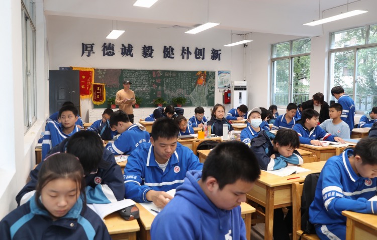 班主任翔哥,翔哥体育老师