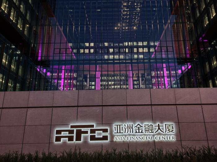 坚果r2是5g吗,坚果r2还值得买吗