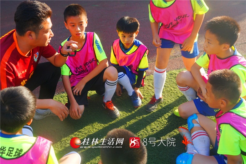 大梦想小学足球比赛,小足球大梦想学校足球比赛