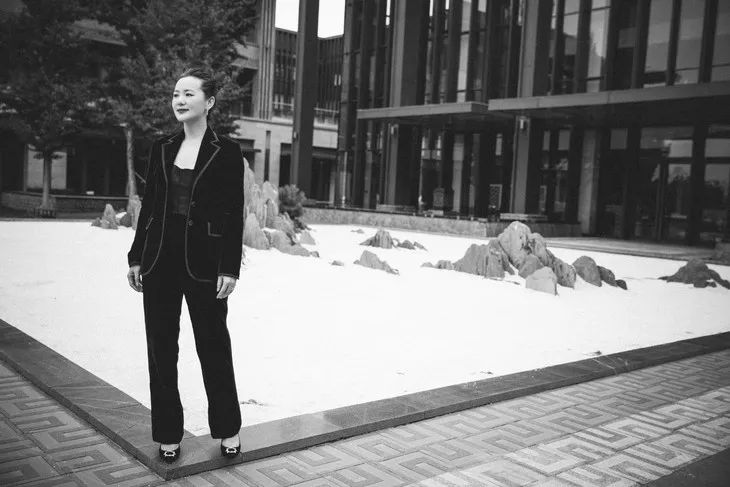 不要修掉我的皱纹完整版,咏梅别把我的皱纹修平了怎么评价