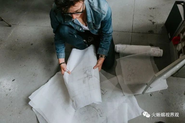 百老汇剧院舞台布景,唯一一个中国设计师