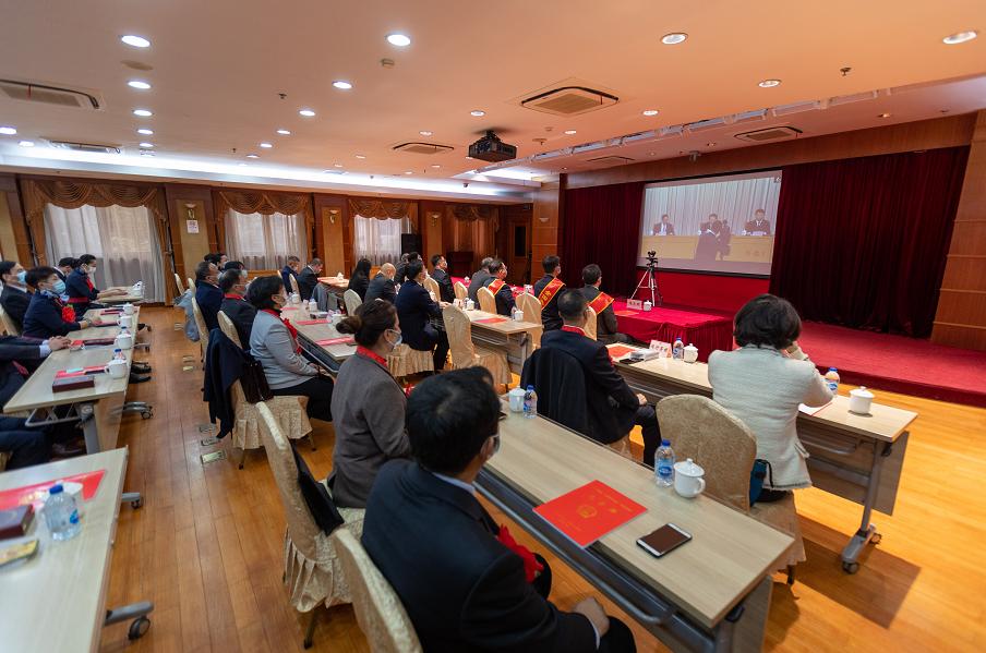 这些受表彰的集体和个人你认识吗,上海有谁受到表彰了