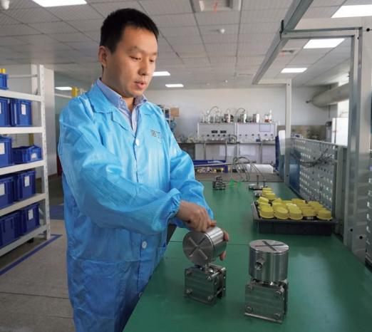 这些受表彰的集体和个人你认识吗,上海有谁受到表彰了