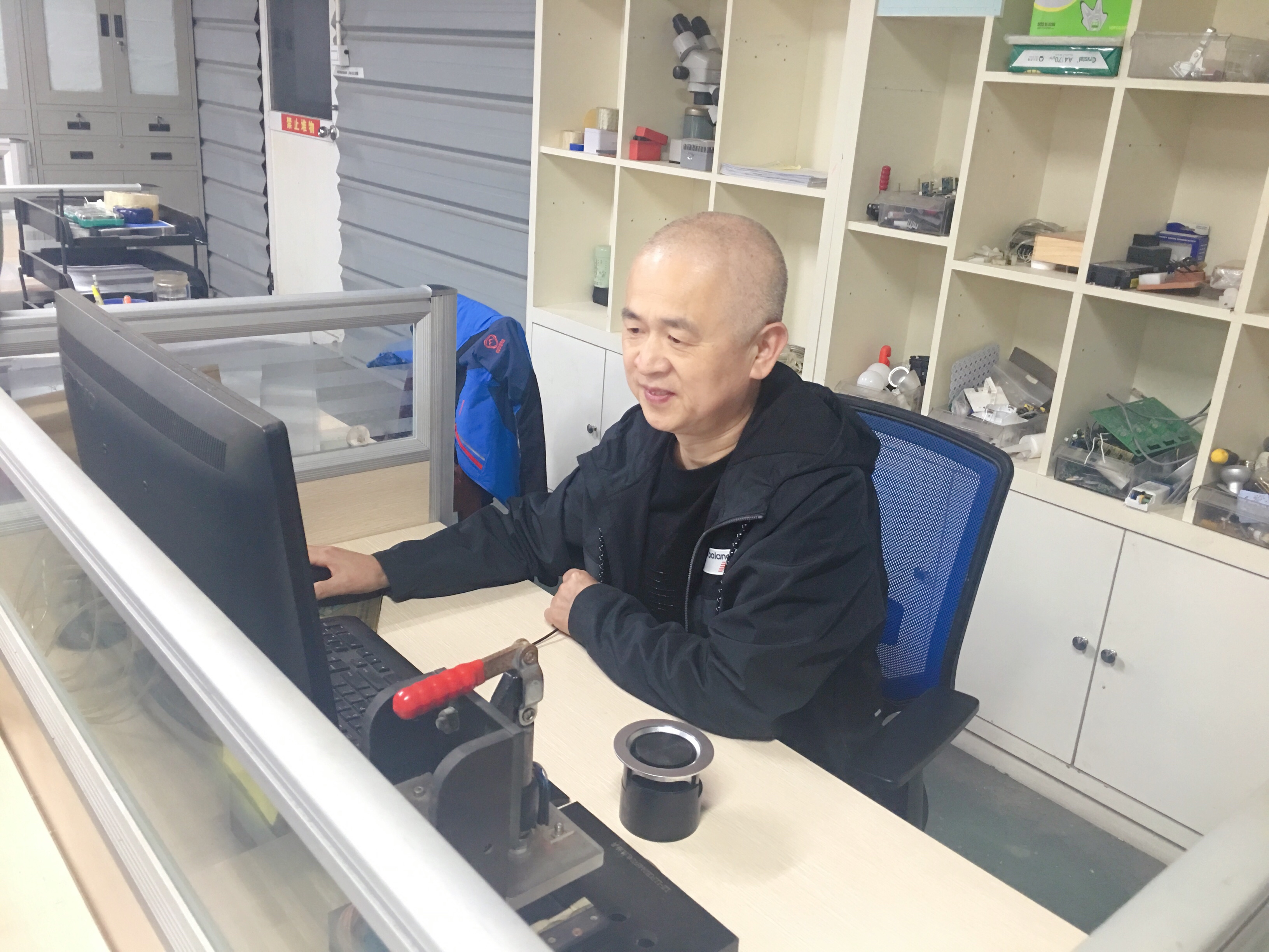 嘉兴这位劳模技术高超，产品受飞利浦、欧司朗等国际品牌青睐