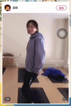 小黑裤好看显瘦,一条小黑裤搞定秋冬100种时髦搭配