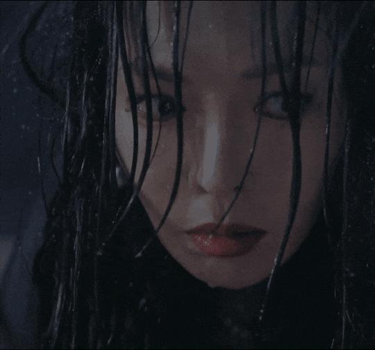 瑞思拜的殿堂级演技，国内热搜也忍不住要给金素妍S卡