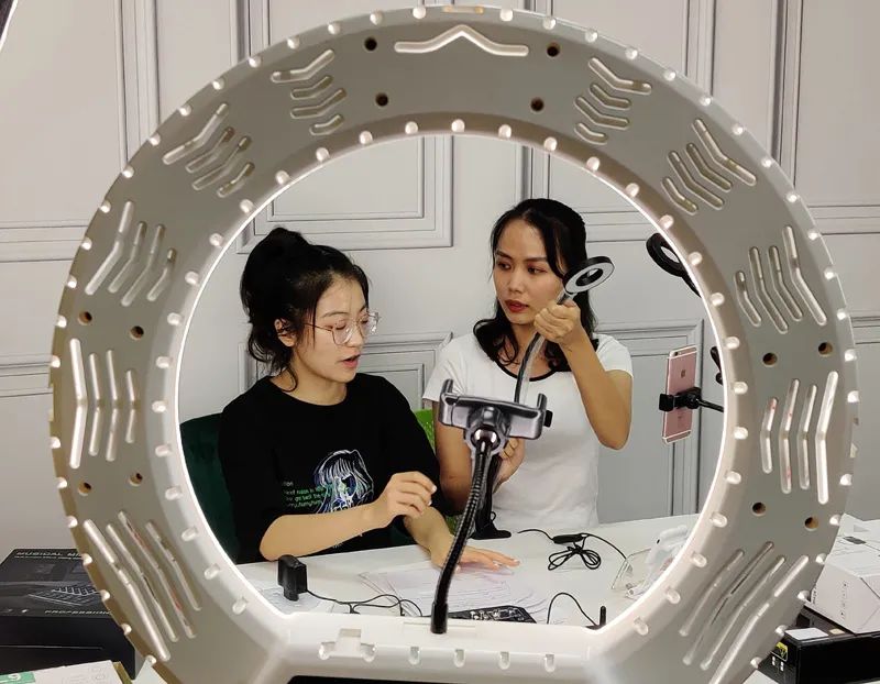 从2020年中央经济工作会议看以习*平近**同志为核心的*党**中央谋划“十四五”开局起步