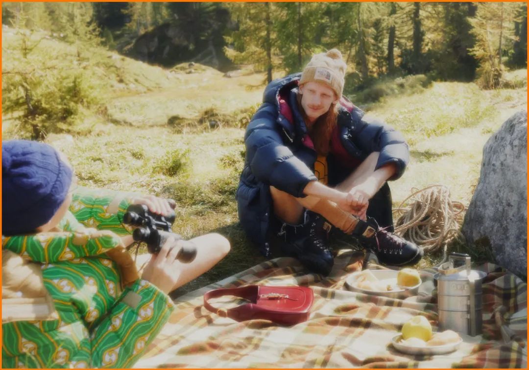 为什么现在满大街都是北面羽绒服,为啥满大街都是北面