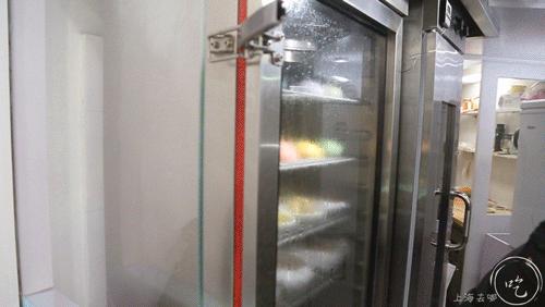 淮海路上10m²！连座位也没有的店，专卖香港“彩色点心”