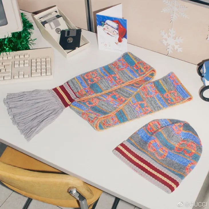 配饰狂|程潇的大牌围巾，logo特大但不显老