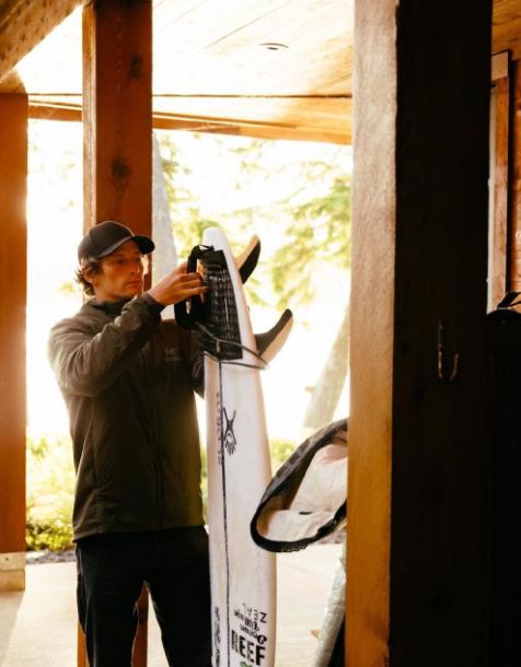 安踏为什么能做到国产市值第一,安踏和阿迪的市值