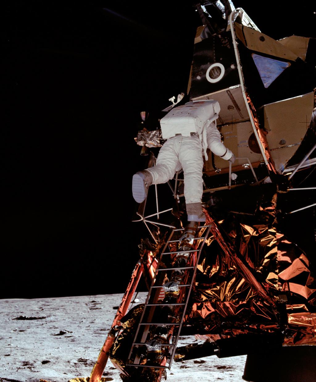 传奇再续超霸月球表升级为至臻天文台认证