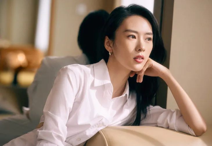 高圆圆的大气端庄堪称完美,高圆圆惊艳造型亮相上海