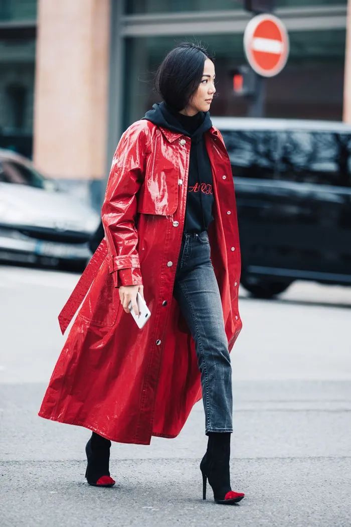 卫衣季节,秋季潮搭连帽卫衣尽显青春活力感