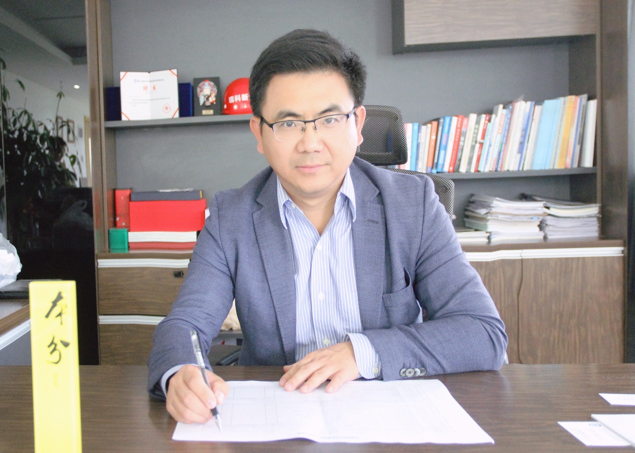 硅谷归来再创业，他正以BIPV进军建筑行业