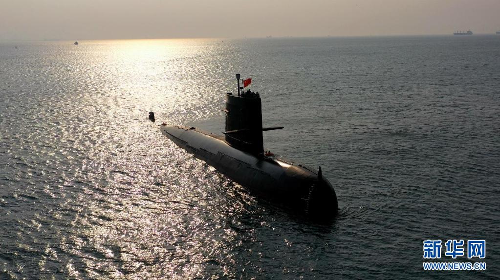 铭记光辉历史续写强军新篇——中国*产党共**领导人民*队军**建设发展的回望与思考