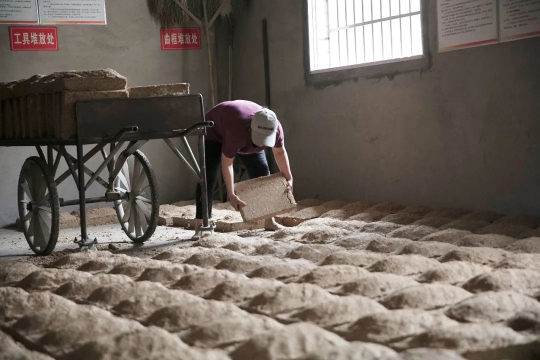 国酒茅台镇全景图片,国酒茅台镇