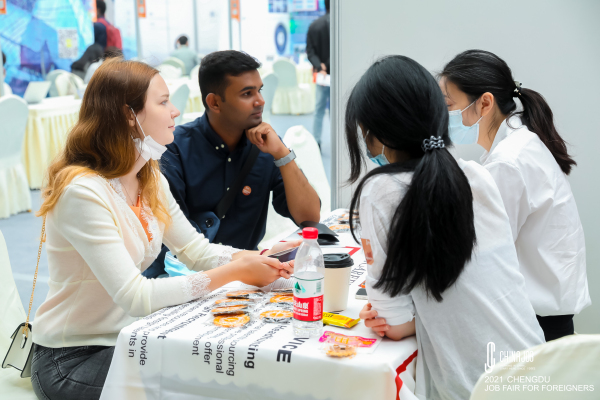 2024成都特大型人才招聘会,有300名求职者参加高端人才招聘会