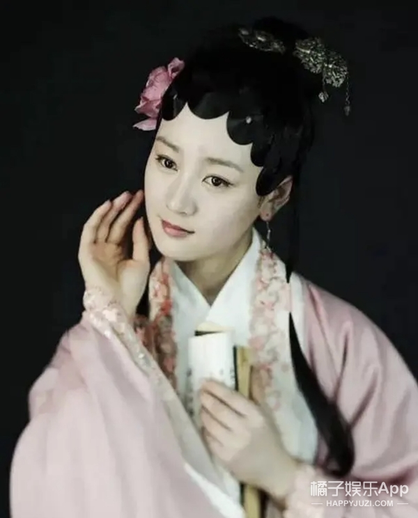 夏家三千金杨真真整容了吗,夏家三千金里的杨真真还能生吗