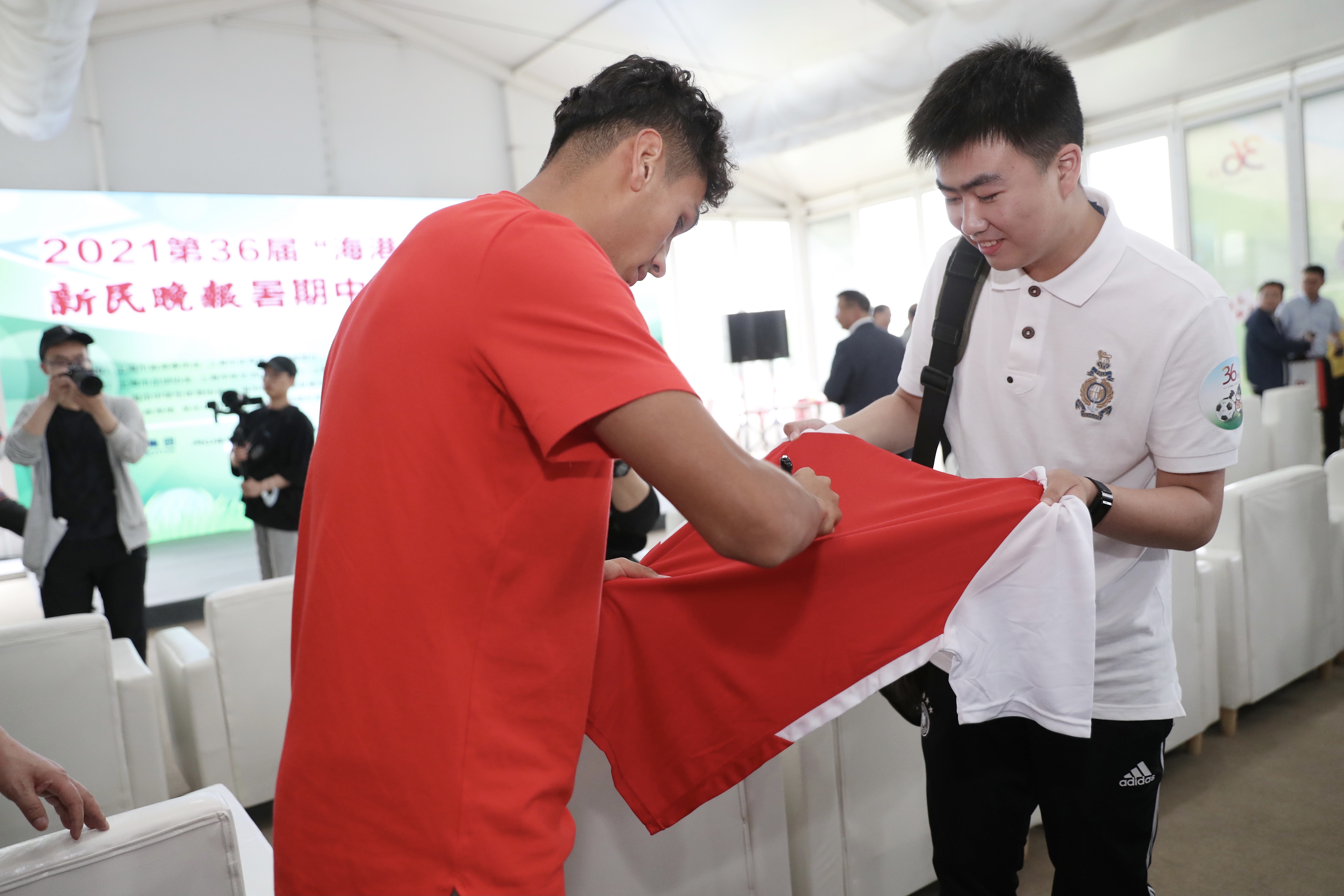 鏉庡湥榫欏ゥ鏂崱,鏉庡湥榫欓濂栧吀绀煎畬鏁寸増