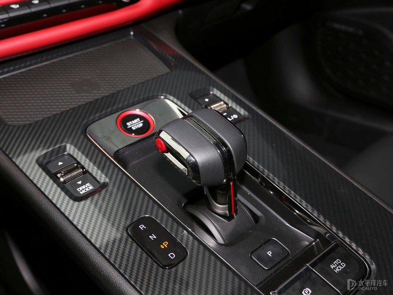 新款起亚嘉华实车曝光,2022丰田皇冠陆放豪华版图片