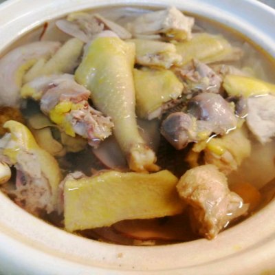 广东海底椰鲍鱼煲鸡汤,海底椰芋头鸡汤