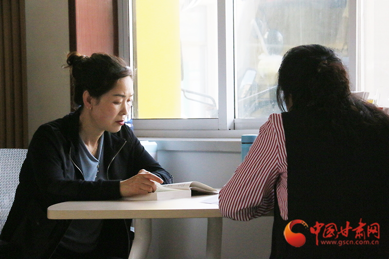 社区书记做群众的贴心人,当好服务群众的贴心人