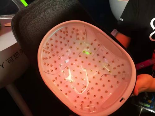 可思美携“绿光生发帽”等黑科技产品亮相淘宝造物节