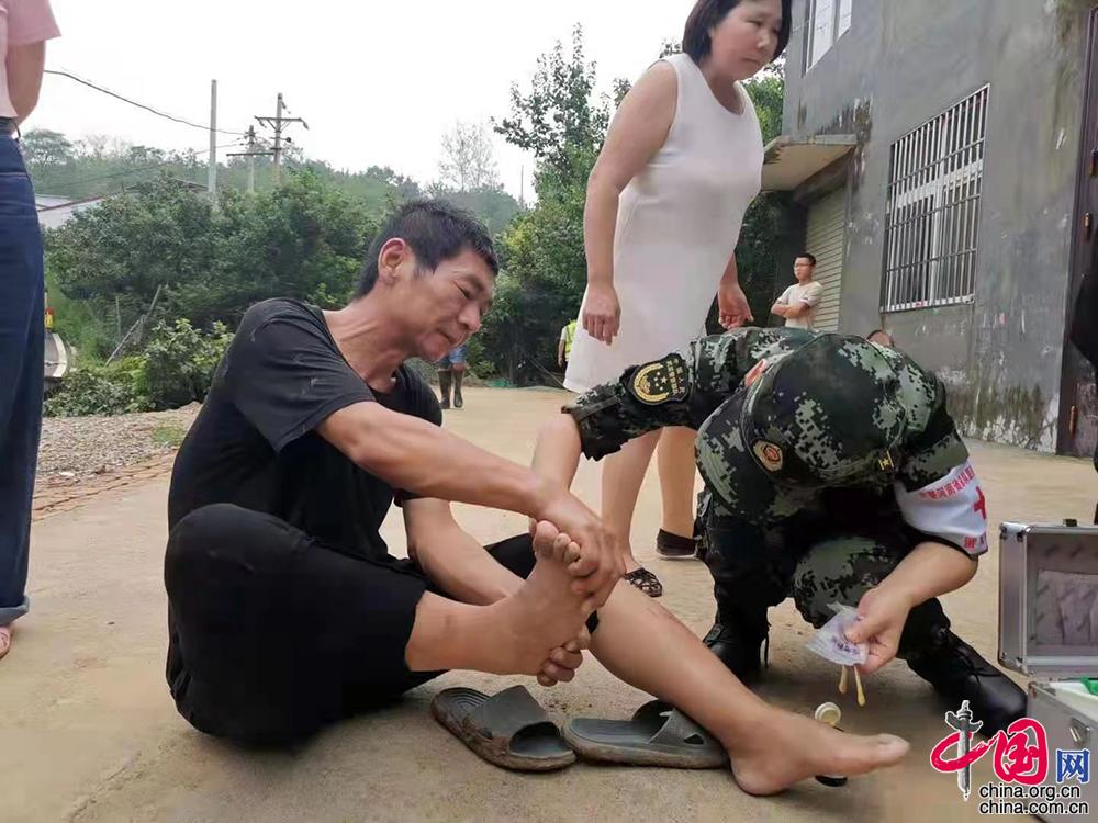 驰援河南抗疫医务人员救护车队,医院抗疫队伍支援疫区