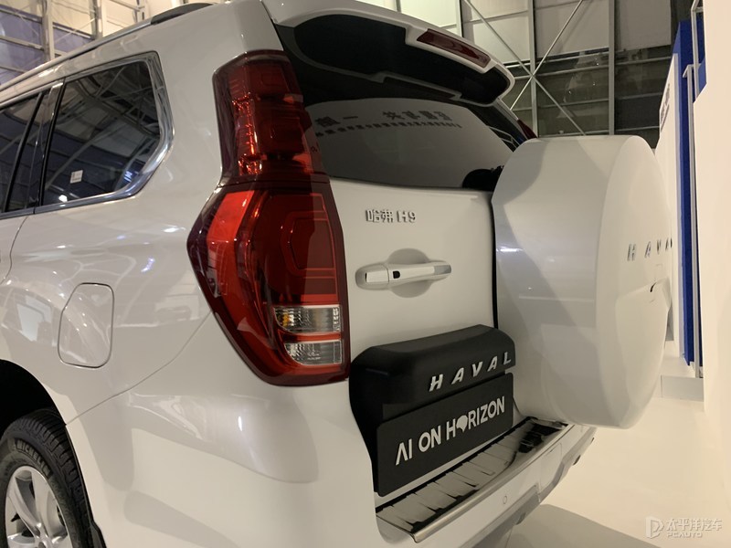 新款起亚嘉华实车曝光,2022丰田皇冠陆放豪华版图片