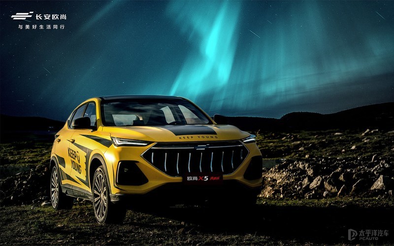 新款起亚嘉华实车曝光,2022丰田皇冠陆放豪华版图片