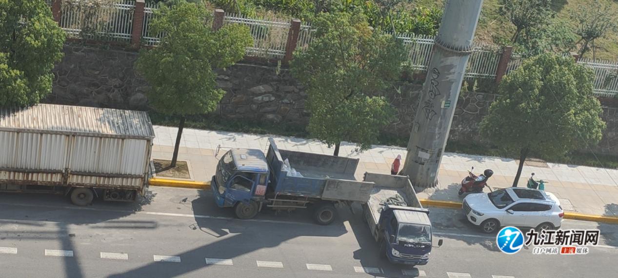 路边惊现神秘车,九江神秘车视频