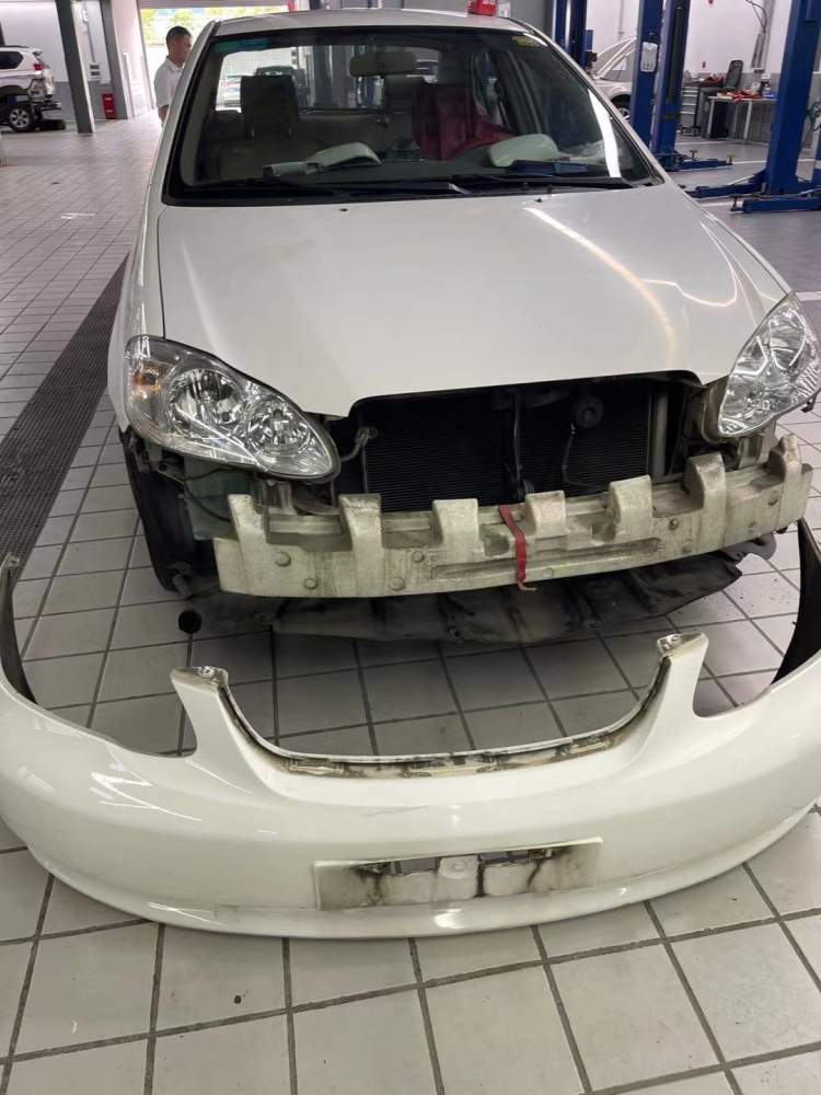 沪上暴雨,上海暴雨车子被淹