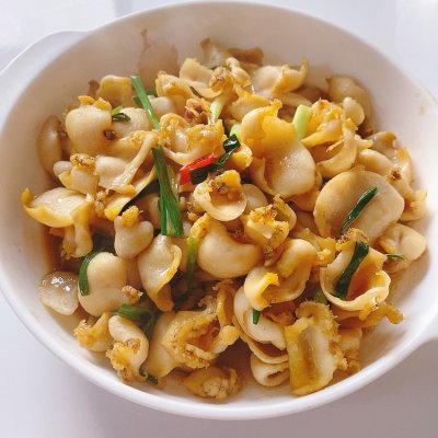 葱焖鲍鱼最正宗的做法,鲜味十足的葱油鲍鱼