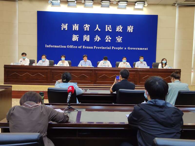 河南省第二实验中学：开学后体育错峰教学、学生错锋就餐