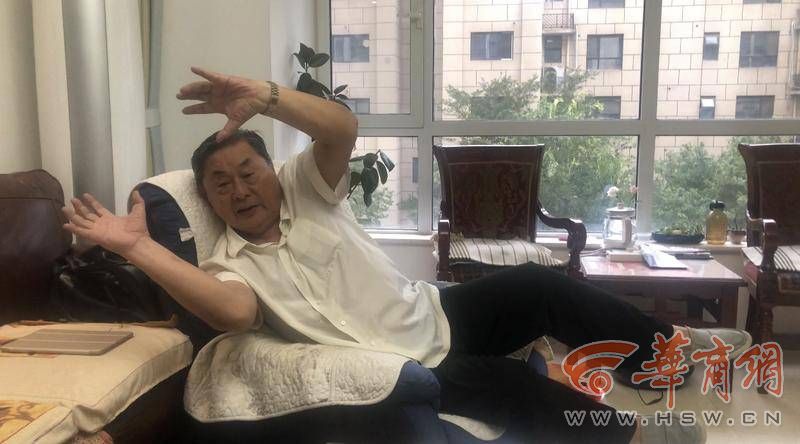 50余年奉献给绿茵场80岁的孟春仍热爱体育坚持锻炼